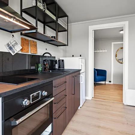 1 Bedroom Kitchen And Bathroom - Non Smoking *
