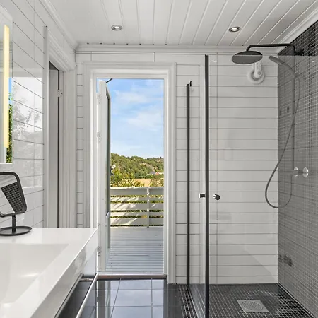 1 Bedroom Kitchen And Bathroom - Non Smoking דירה