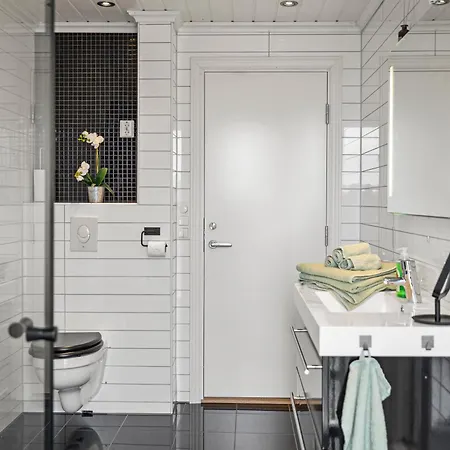 1 Bedroom Kitchen And Bathroom - Non Smoking ساندفيورد
